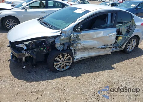 2015 Hyundai Elantra Se z USA, uszkodzony, nr VIN KMHDH4AE8FU342238